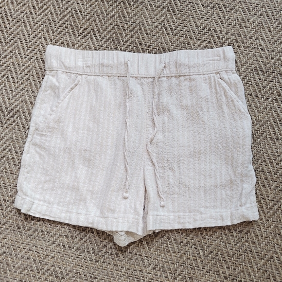 Time and Tru Women's Cream Linen Blend Drawstring Waist Shorts Size Small - Picture 1 of 12